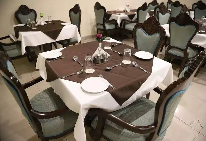 בית מלון כפרי Residency Palace