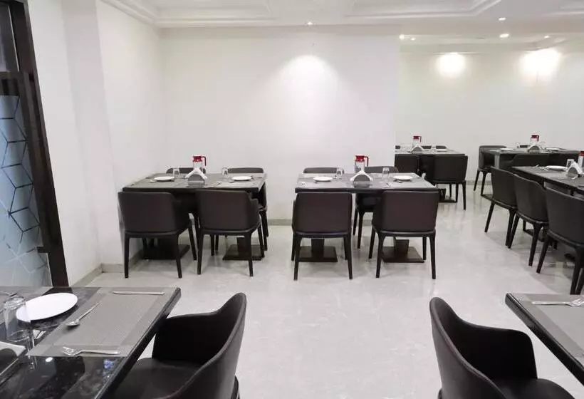 Hotel Supreme   Cuffe Parade