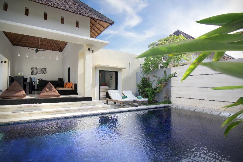 Szálloda The Seminyak Suite Private Villa
