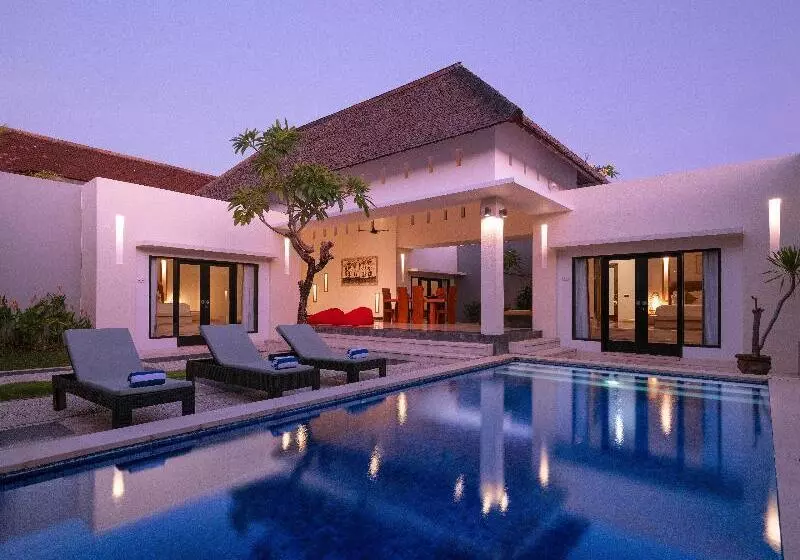 호텔 The Seminyak Suite  Private Villa