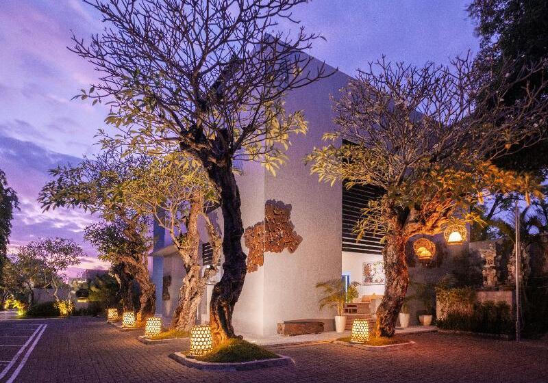 Szálloda The Seminyak Suite Private Villa