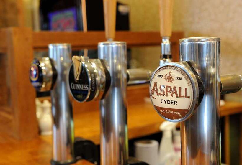 ホテル White Hart By Chef & Brewer Collection