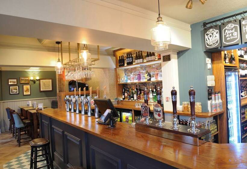 ホテル White Hart By Chef & Brewer Collection