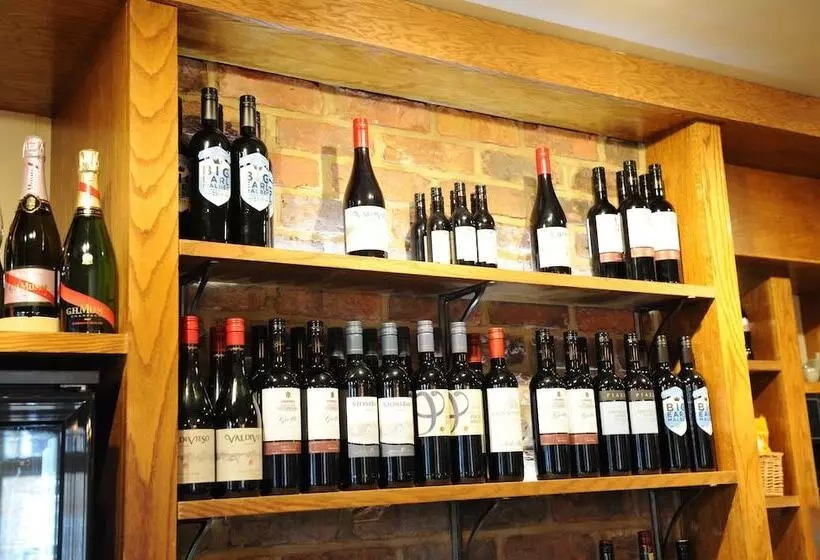 Отель White Hart By Chef & Brewer Collection