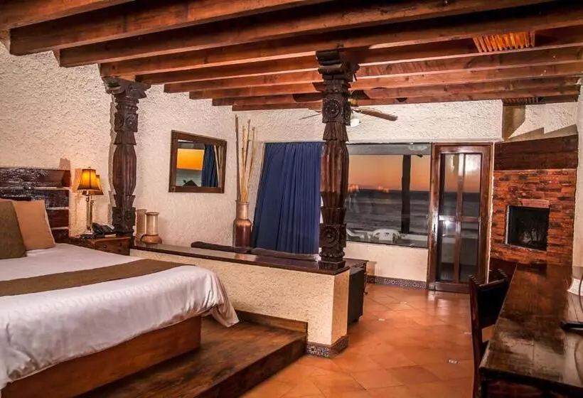 Las Rocas Resort And Spa