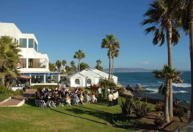 Las Rocas Resort And Spa