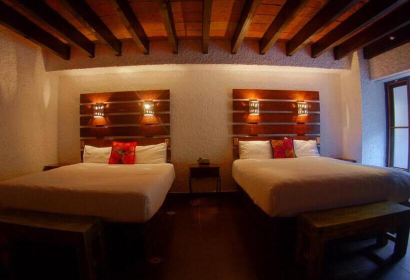 Las Rocas Resort And Spa