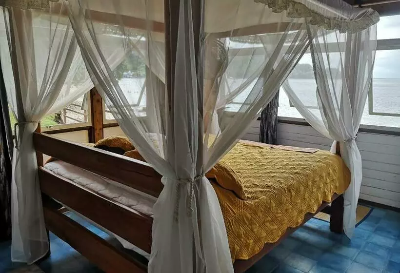 ベッドアンドブレックファースト Cafe Del Mar Sapzurro