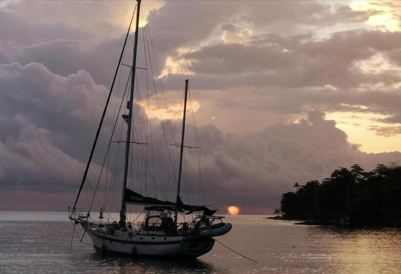 Bed & Breakfast Cafe Del Mar Sapzurro