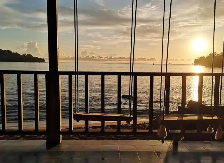 ベッドアンドブレックファースト Cafe Del Mar Sapzurro