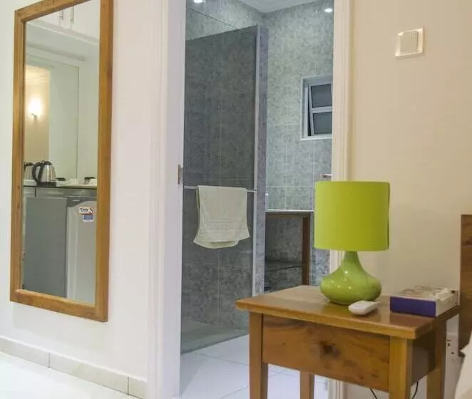 پانسیون Captain's Villa