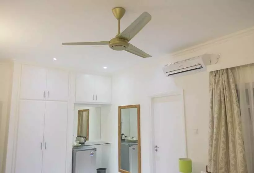 پانسیون Captain's Villa