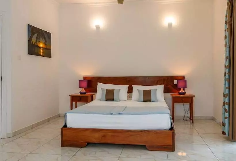 پانسیون Captain's Villa