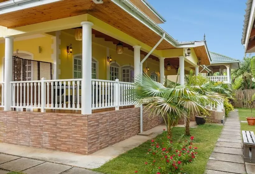 پانسیون Captain's Villa