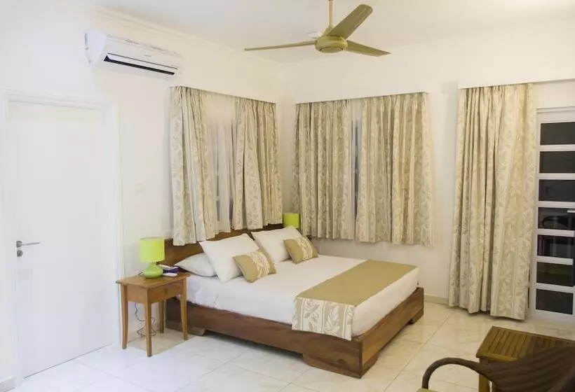 پانسیون Captain's Villa