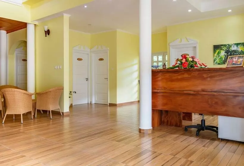 پانسیون Captain's Villa