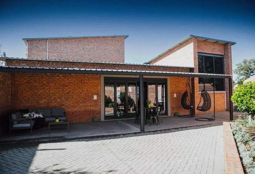 Majatalo The Jackal Guesthouse