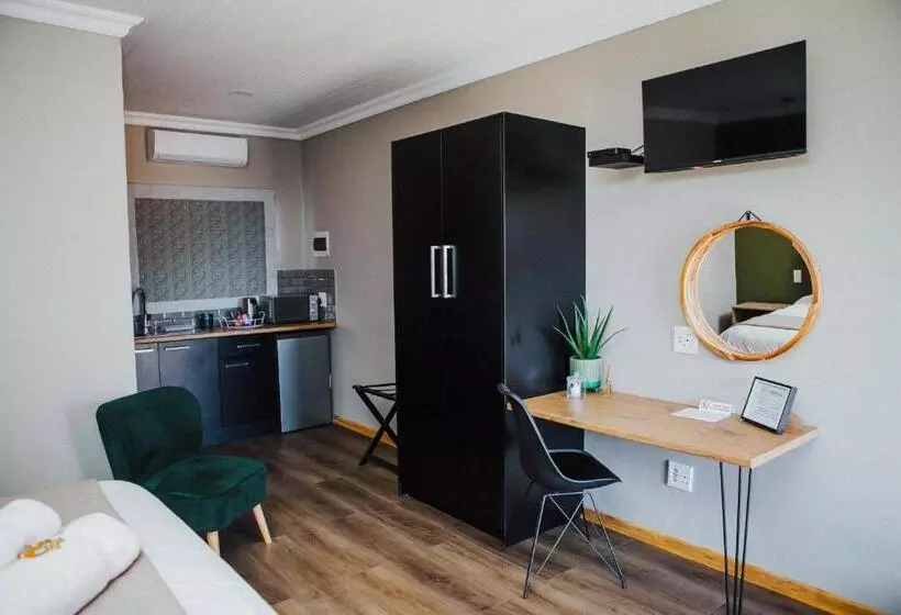 Majatalo The Jackal Guesthouse