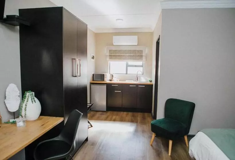 Majatalo The Jackal Guesthouse