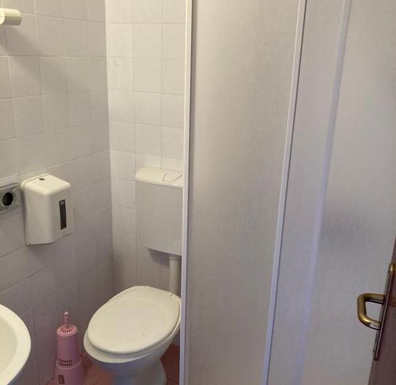 پانسیون Studios Annie