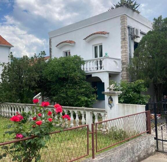 پانسیون Studios Annie