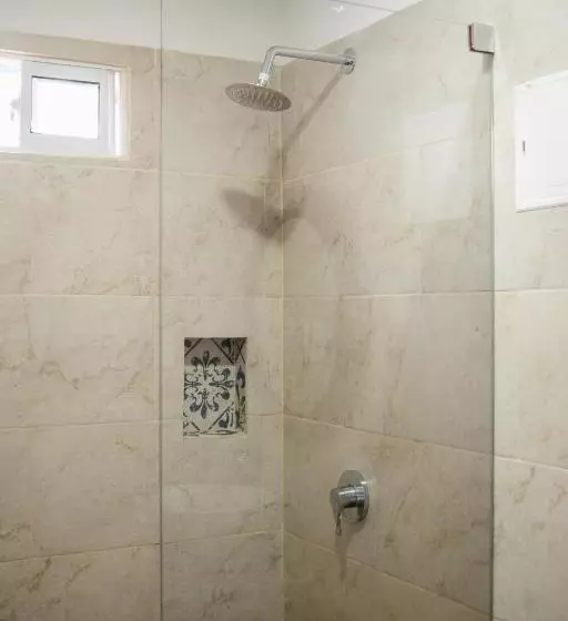 هتل Adaz Mediterráneo