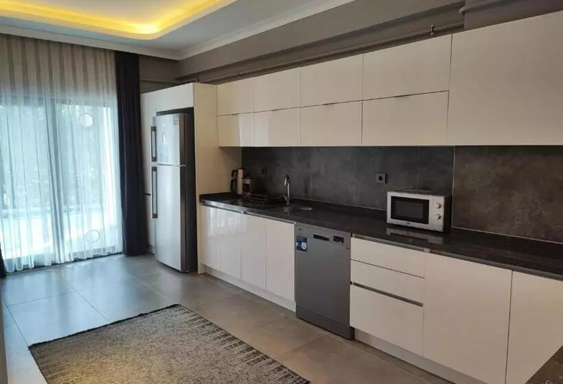 Aileena Hotel & Villas