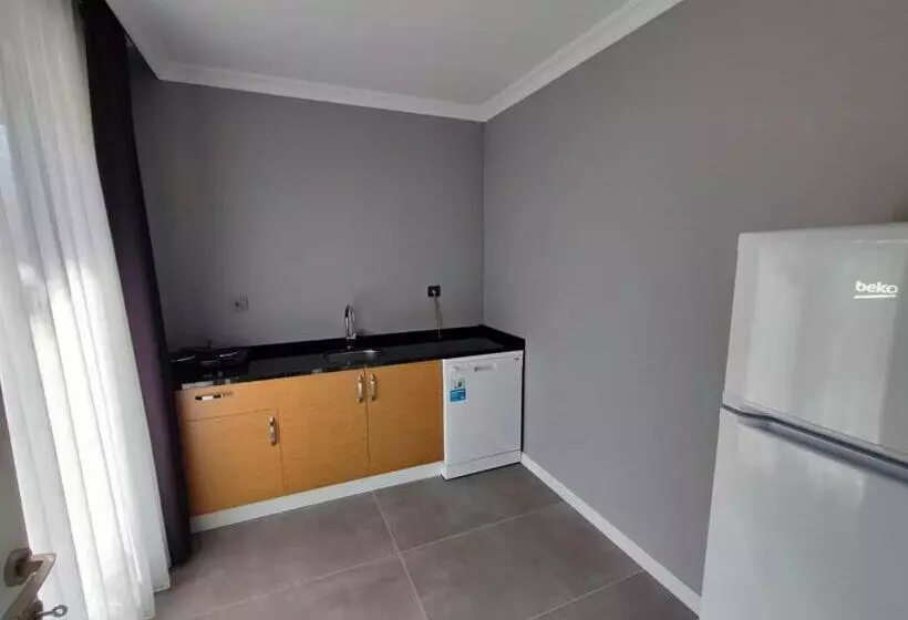 Aileena Hotel & Villas