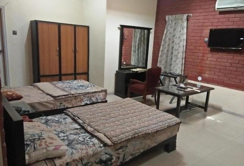 هتل Ambassador Multan