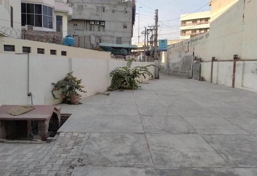 هتل Ambassador Multan