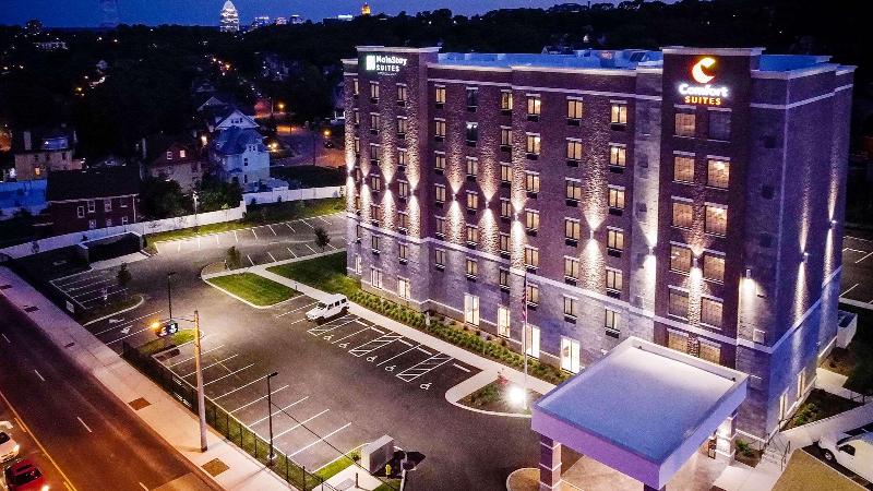 ホテル Comfort Suites Cincinnati University  Downtown