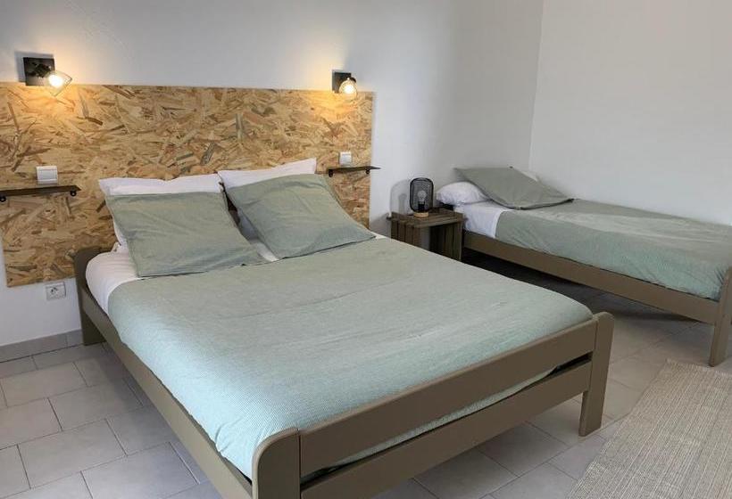 Отель Lou Castellas