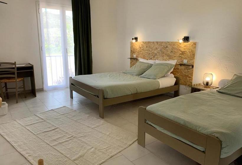 Отель Lou Castellas