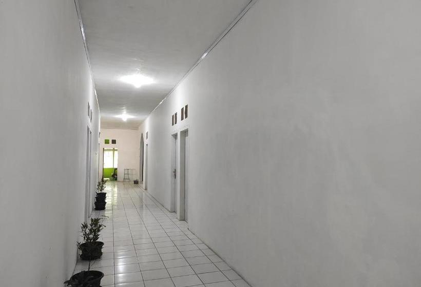 בית מלון כפרי Oyo 90467  Putrajaya