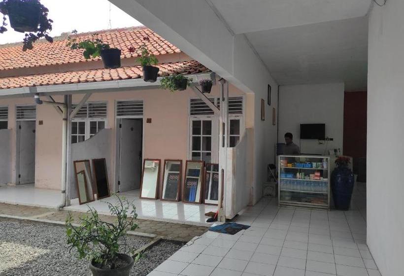 בית מלון כפרי Oyo 90467  Putrajaya