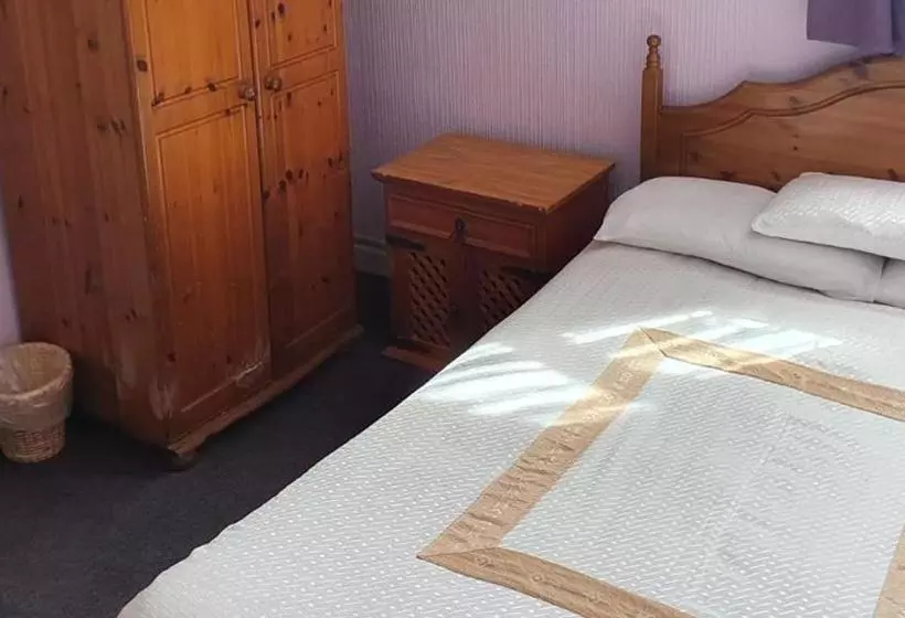 هتل Station View Tavern