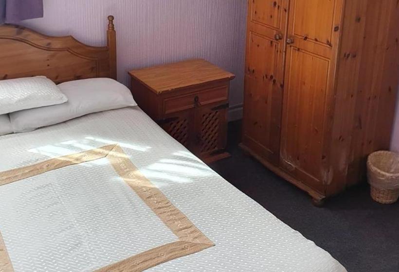 فندق Station View Tavern