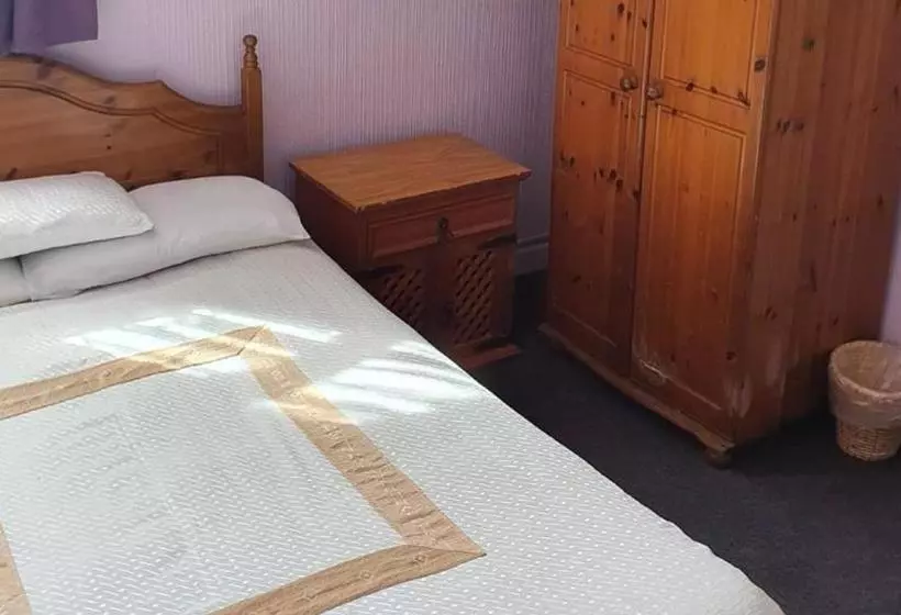 هتل Station View Tavern