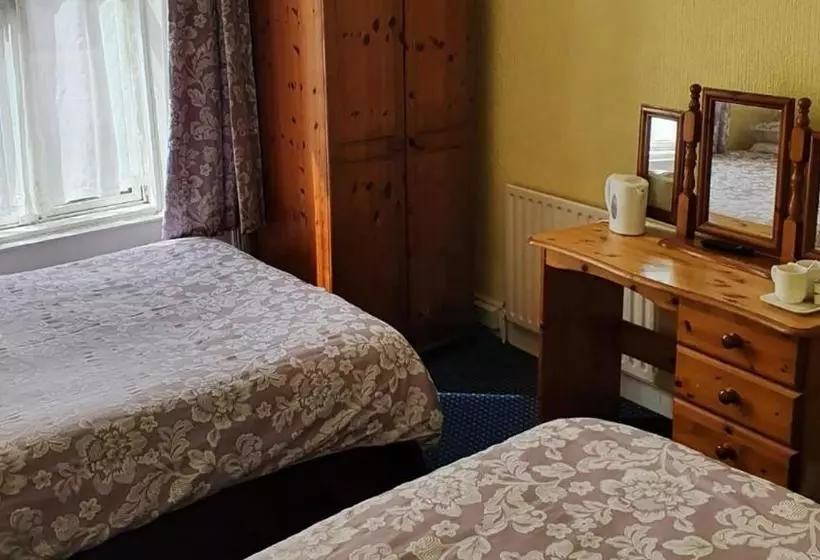 هتل Station View Tavern