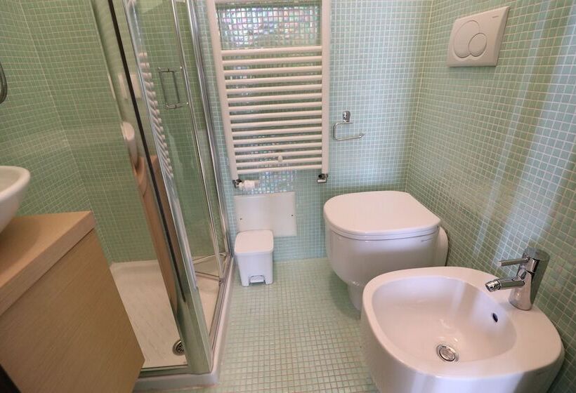 ペンション Triple Superior Red Orange