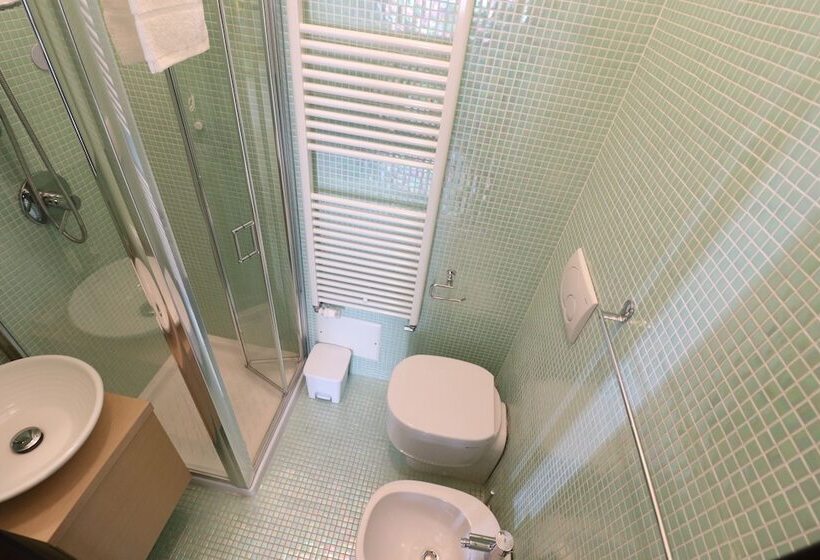 ペンション Triple Superior Red Orange