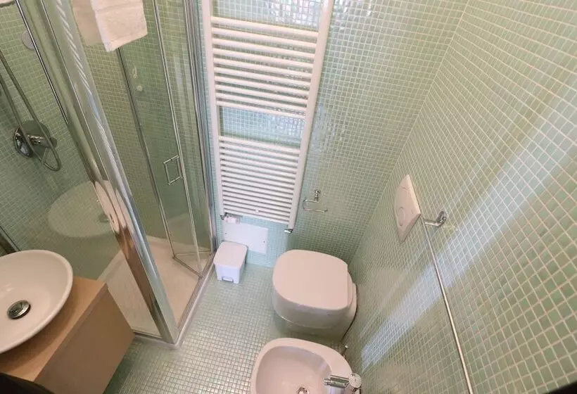 ペンション Triple Superior Red Orange