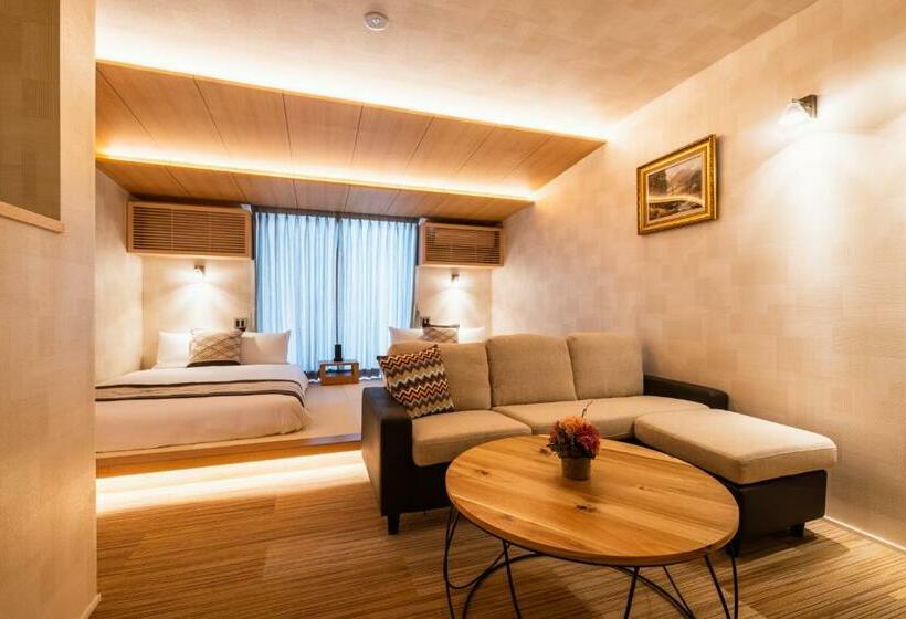 Grand Base Mojiko Ekimae