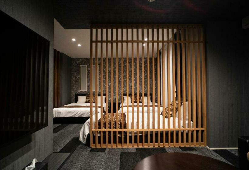 Grand Base Mojiko Ekimae