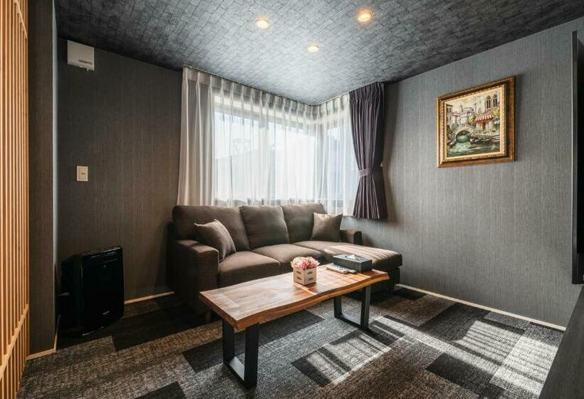 Grand Base Mojiko Ekimae