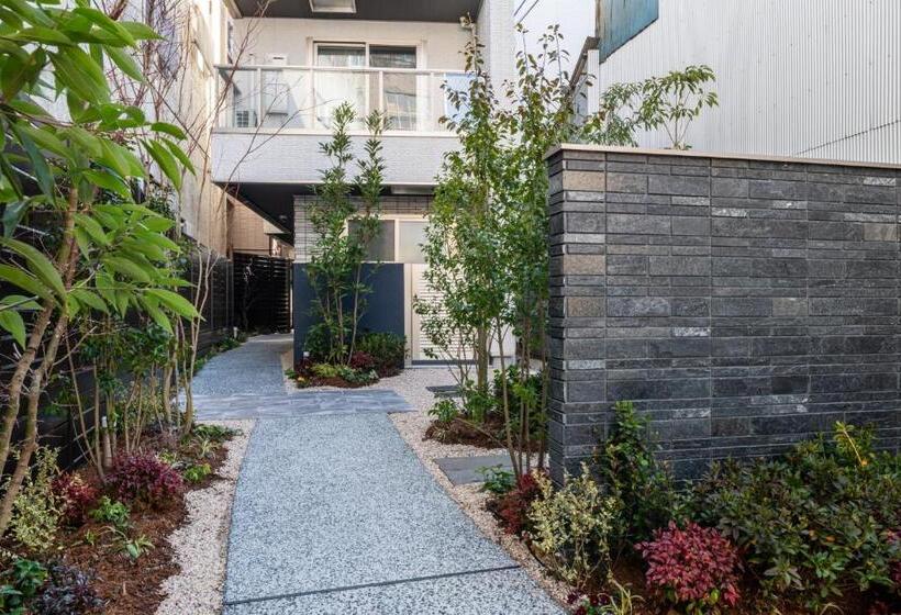 Grand Base Mojiko Ekimae