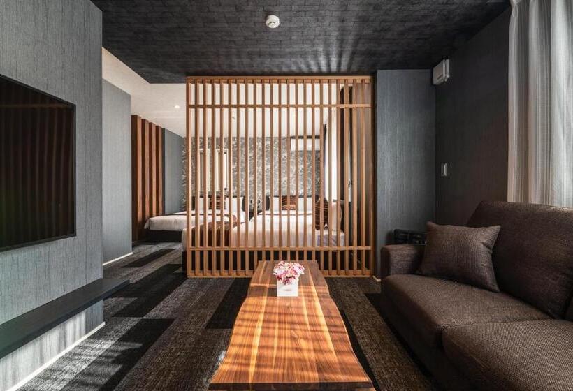 Grand Base Mojiko Ekimae