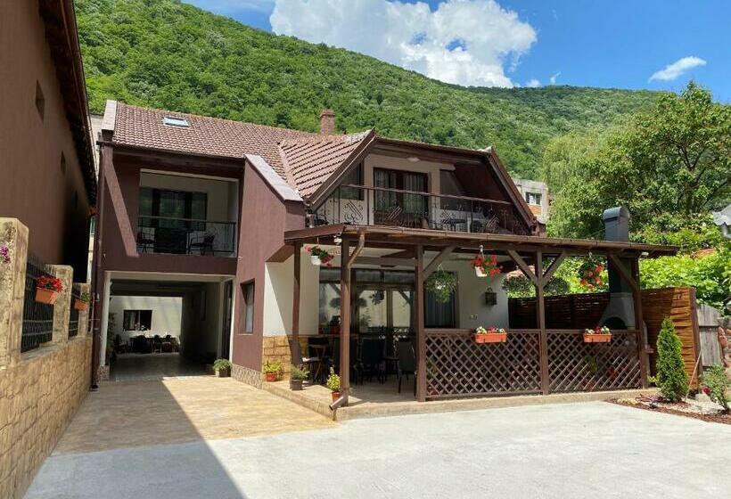 پانسیون Casa Adriana