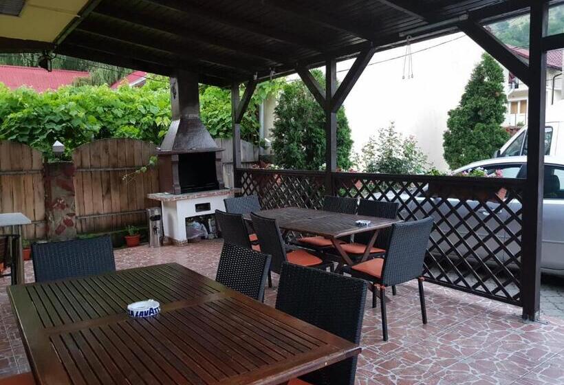 پانسیون Casa Adriana