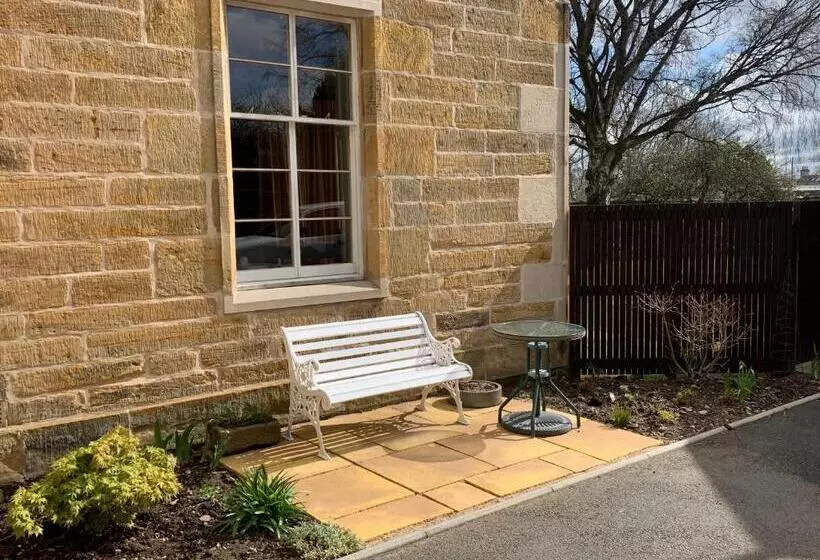 Majatalo Kilmorie House